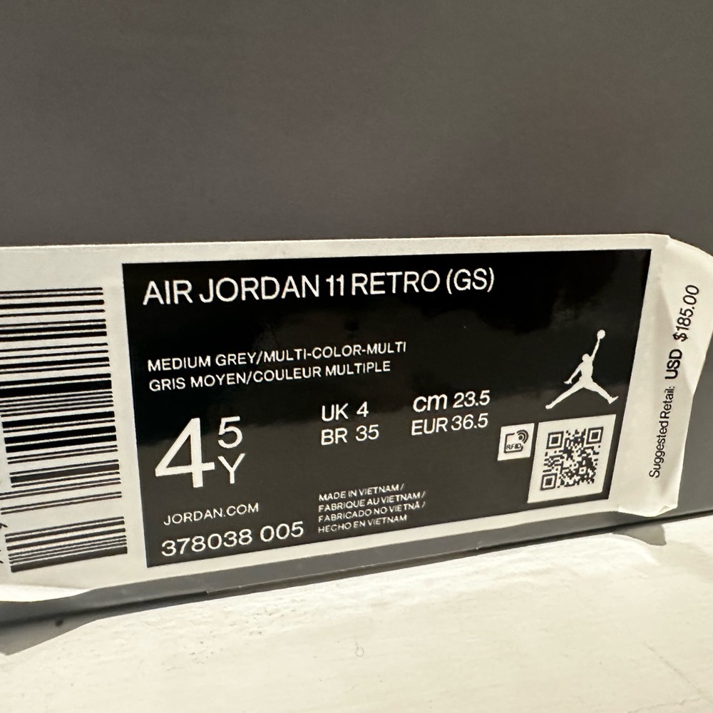 Air Jordan retro boys size 4.5